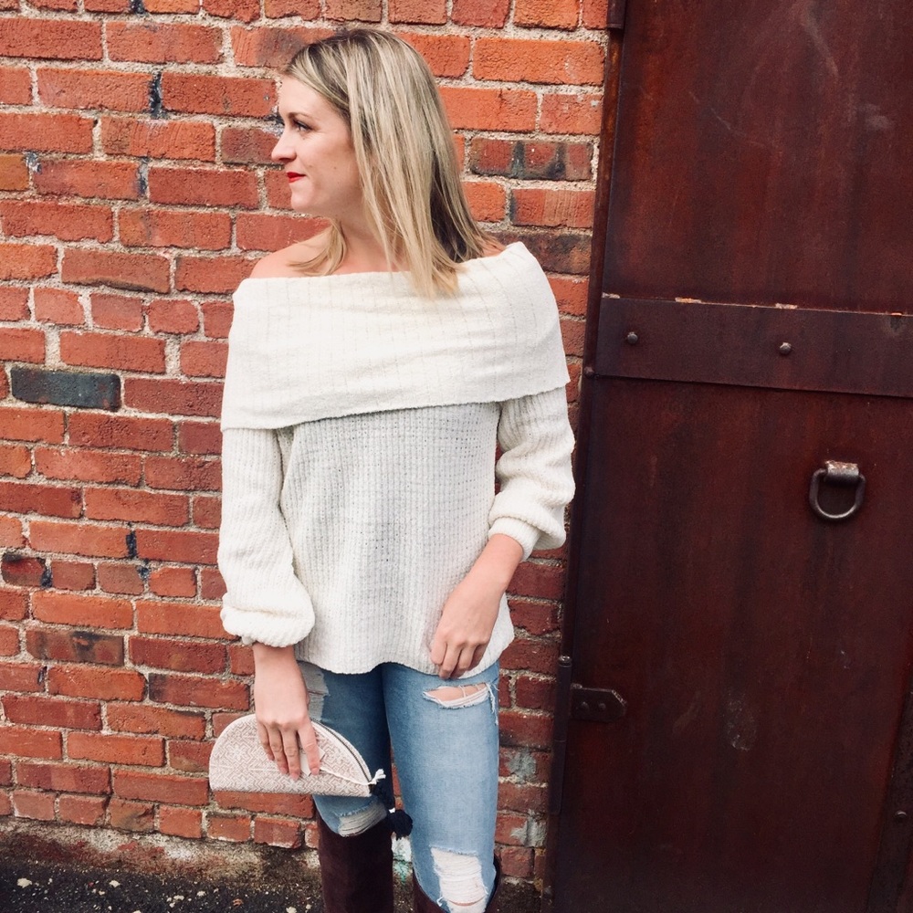 Host PICK Chenille off the shoulder sweater CREAM - Picture 2 of 8